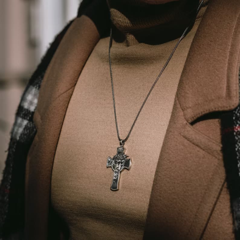 Colar Jesus Vintage Dourado