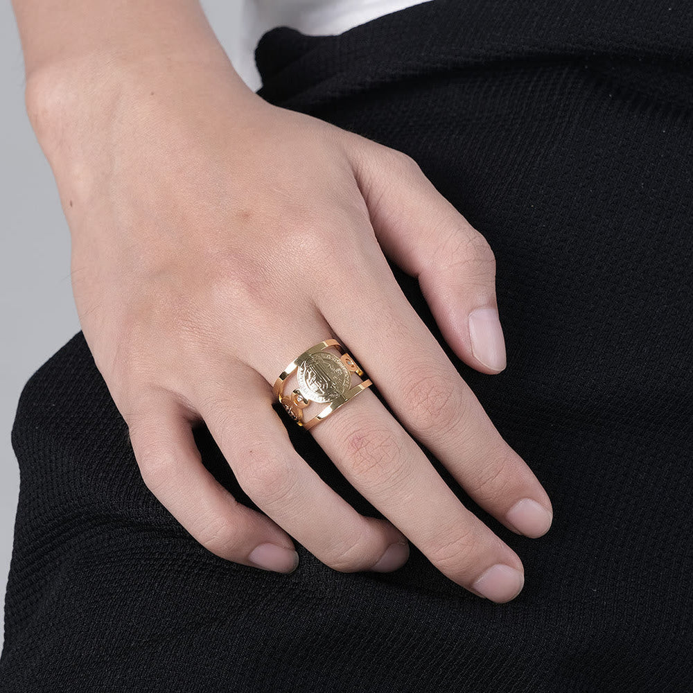Anel São Bento Vintage Dourado