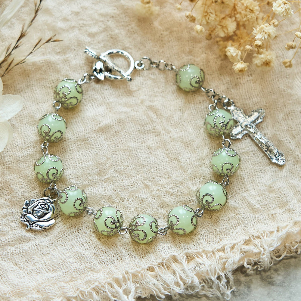 Pulseira Crucifixo de Contas Vintage Brilha no Escuro