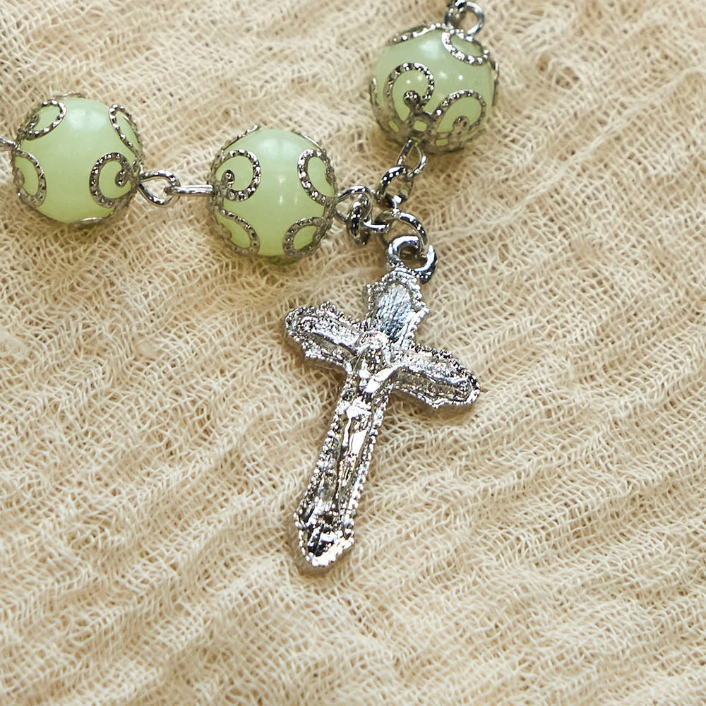 Pulseira Crucifixo de Contas Vintage Brilha no Escuro