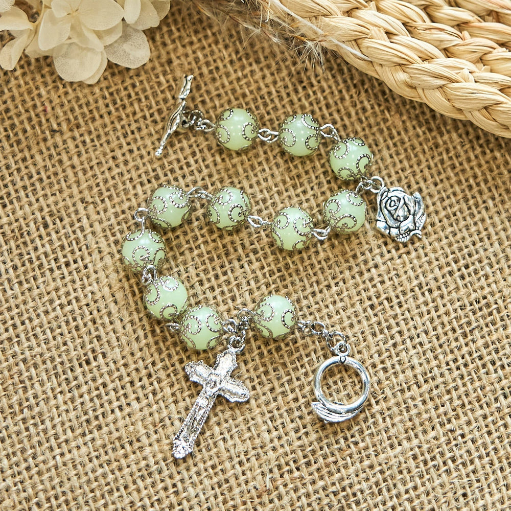 Pulseira Crucifixo de Contas Vintage Brilha no Escuro