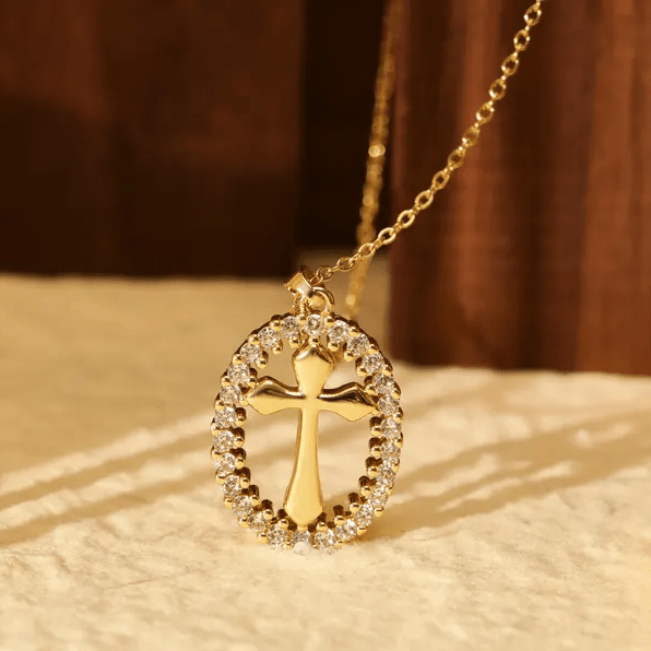 Colar Cruz de Cristal Clássico