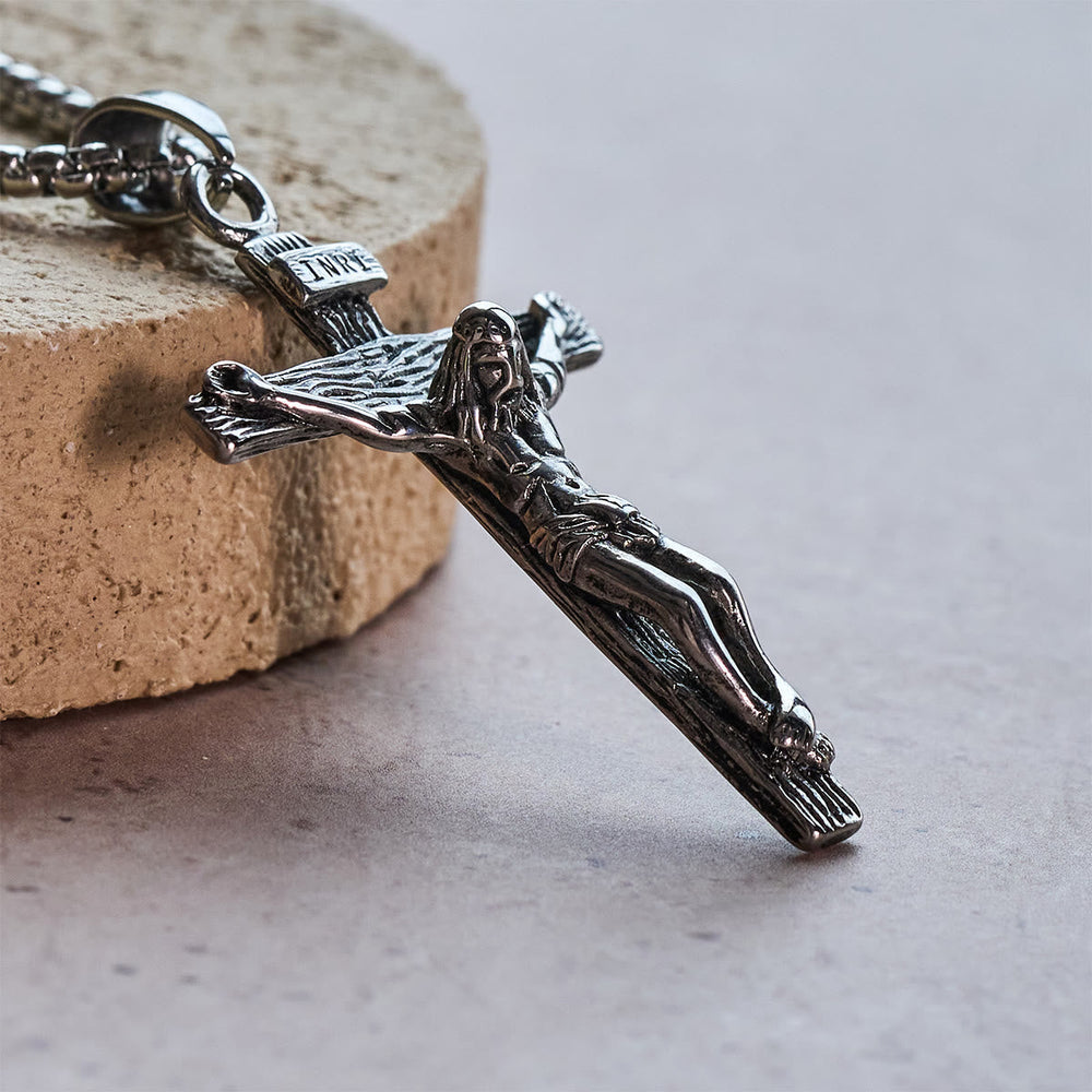 Colar Crucifixo com Berloque Vintage