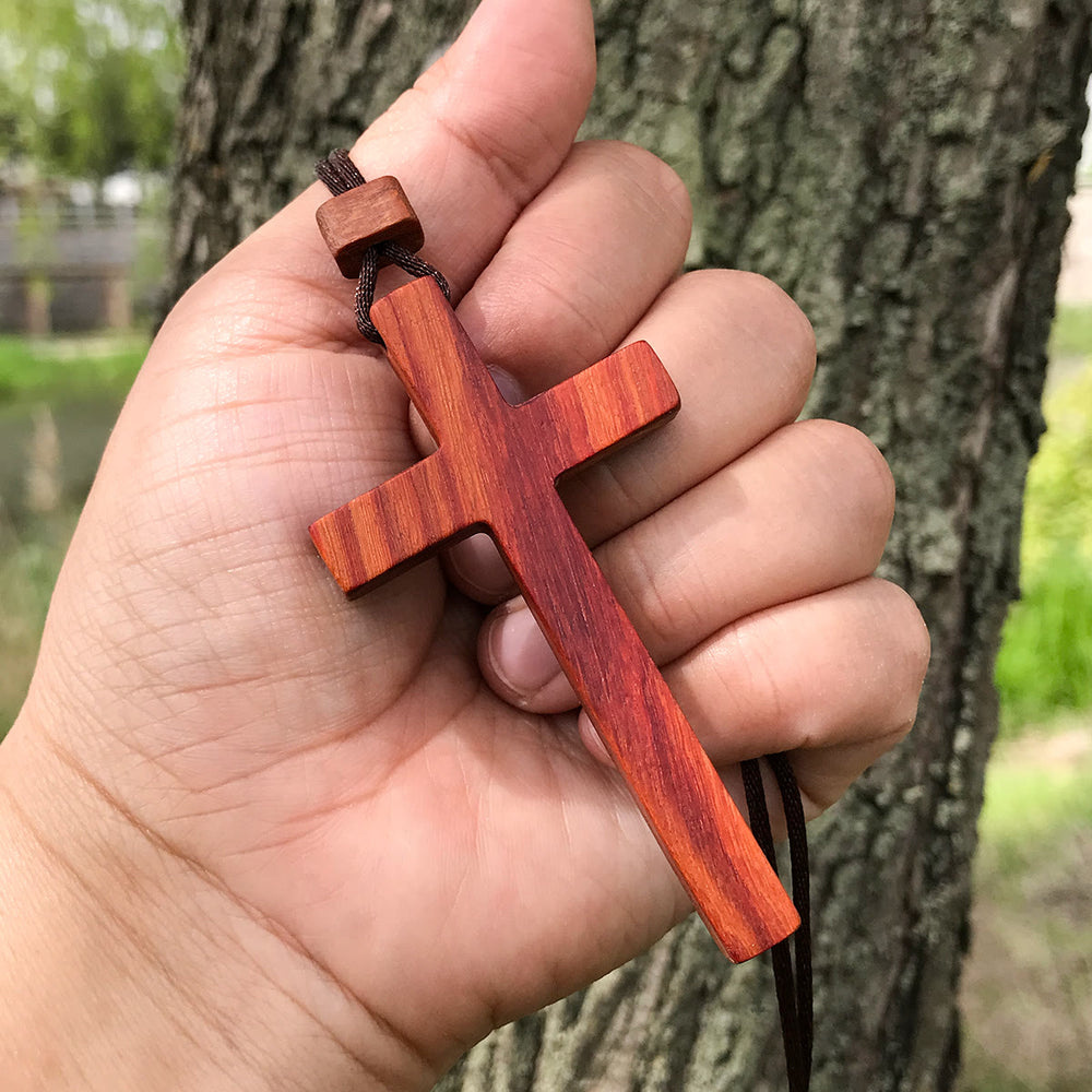 Colar Cruz de Madeira Moderno Vermelho Vermelho