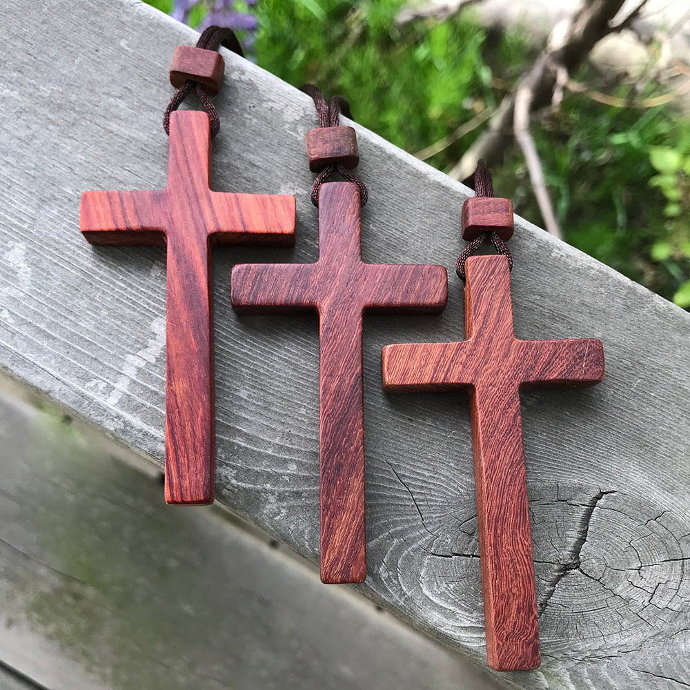 Colar Cruz de Madeira Moderno Vermelho Vermelho
