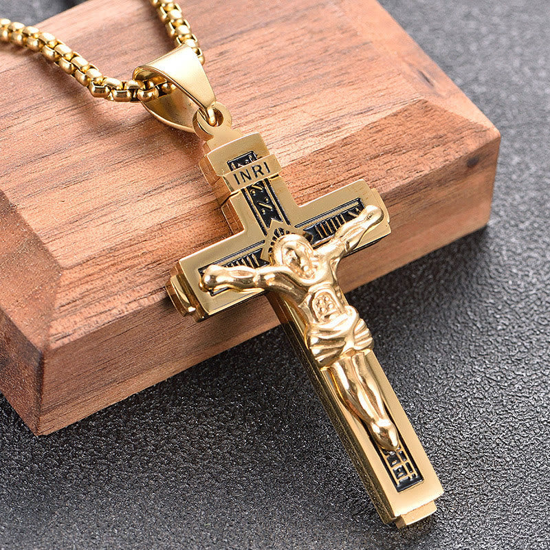 Colar Crucifixo em Aço Titânio Vintage Dourado