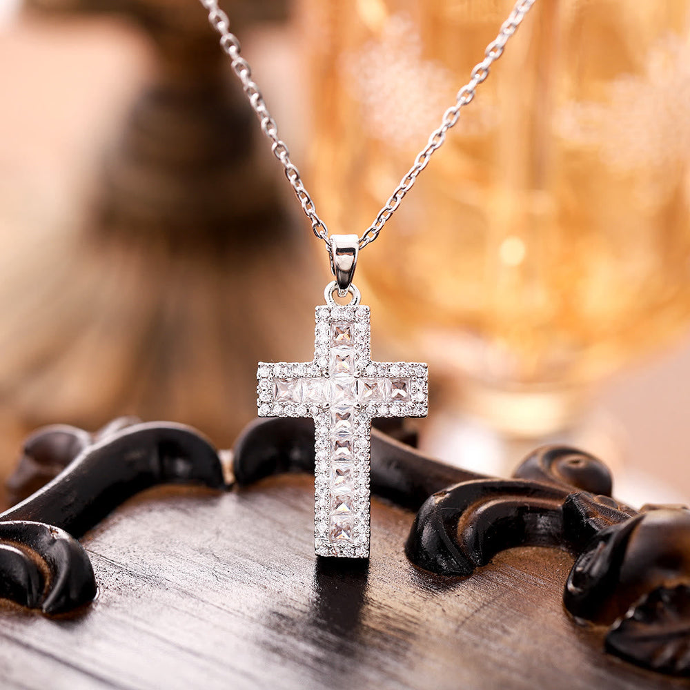 Colar Cruz de Zircônia Moderno Dourado