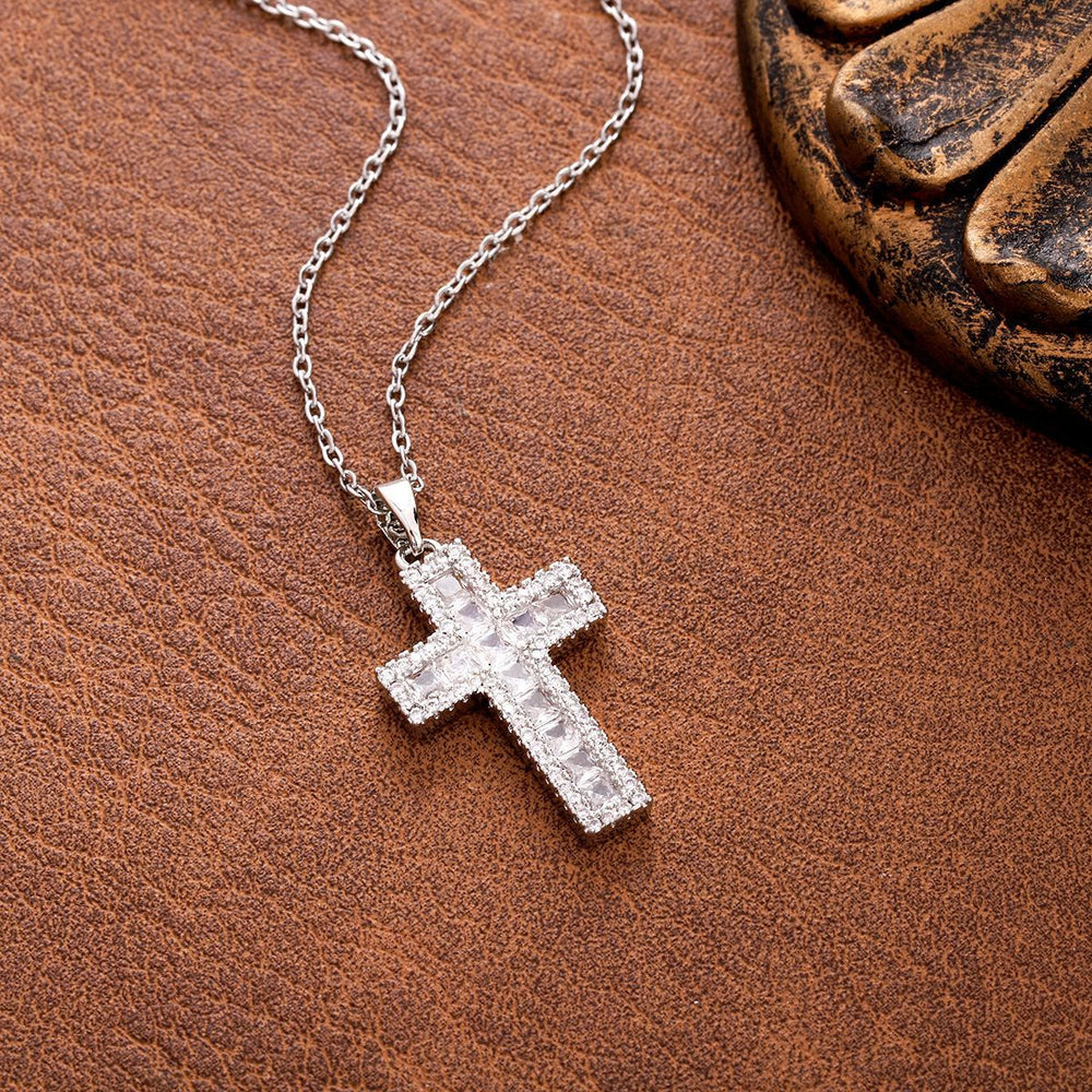 Colar Cruz de Zircônia Moderno Dourado