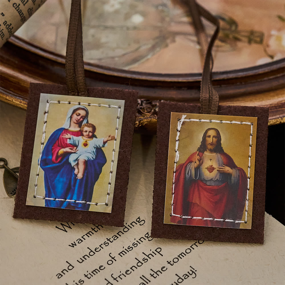 Colar Virgem Maria em cordão de lã