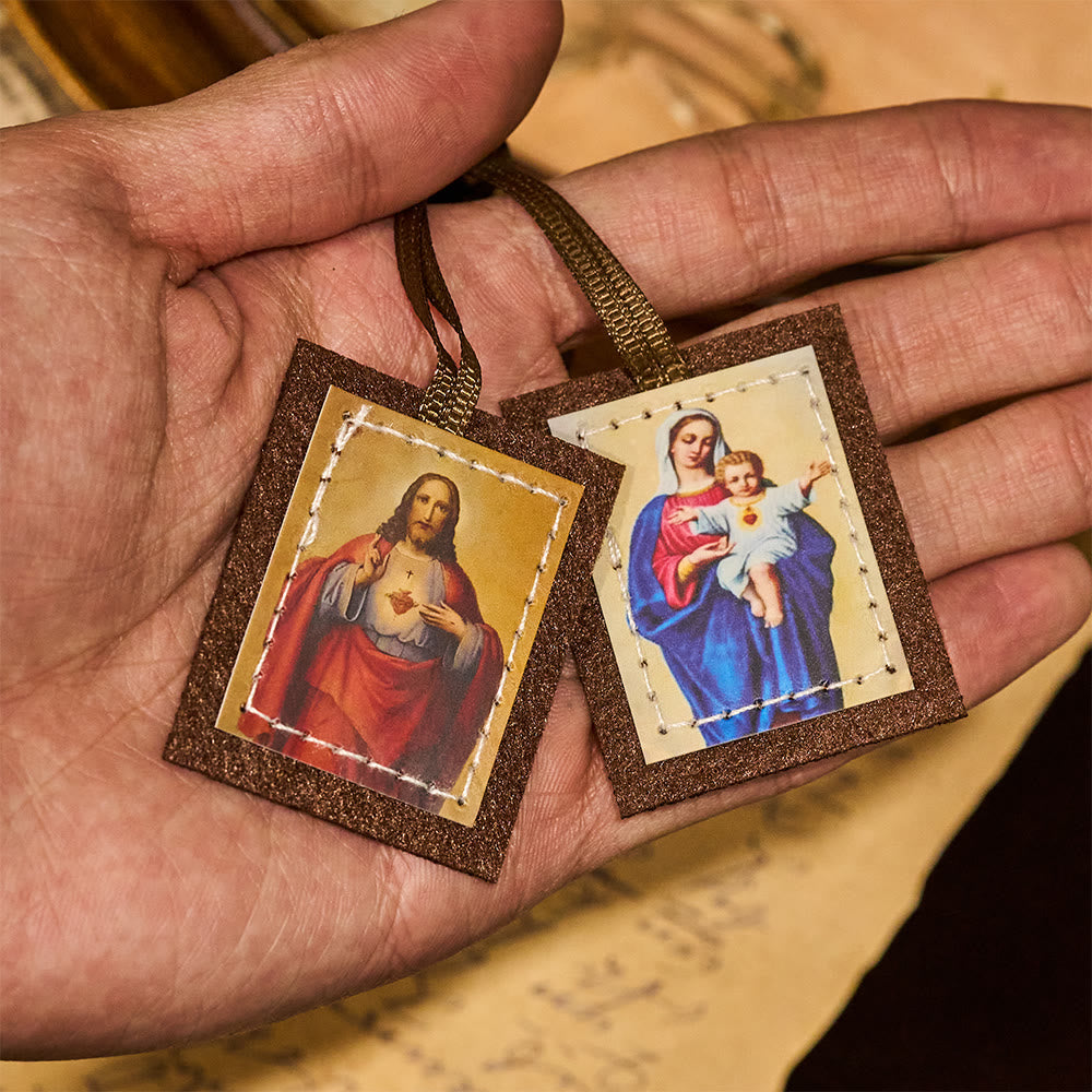 Colar Virgem Maria em cordão de lã