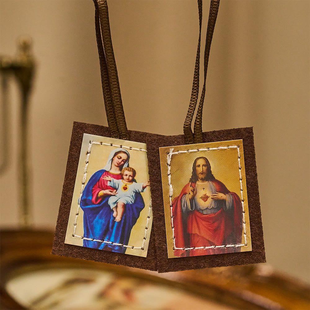 Colar Virgem Maria em cordão de lã