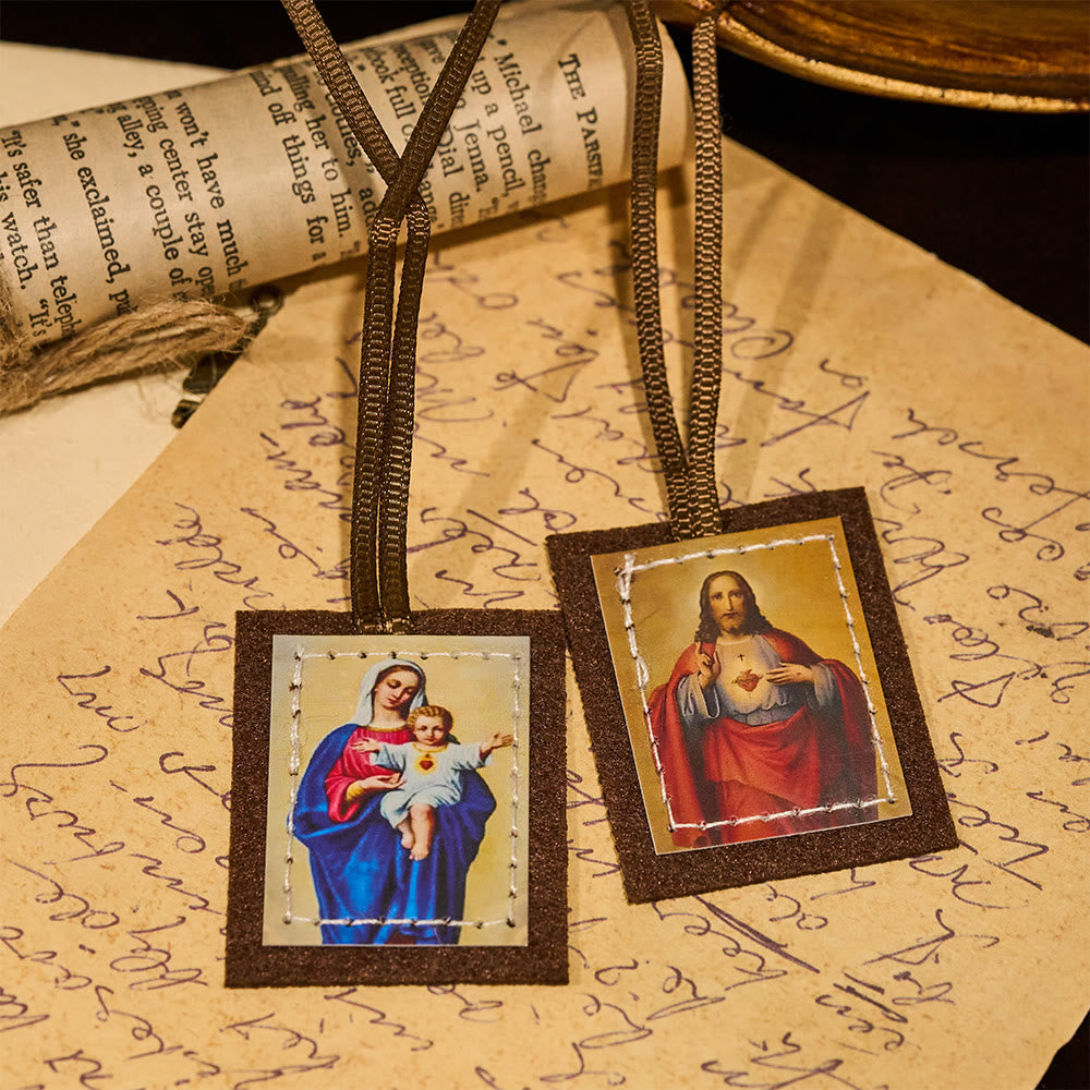 Colar Virgem Maria em cordão de lã