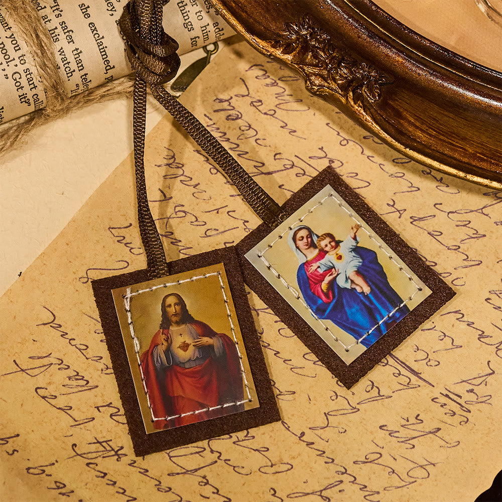 Colar Virgem Maria em cordão de lã