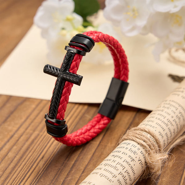 Bracelete Cruz em couro trançado em relevo