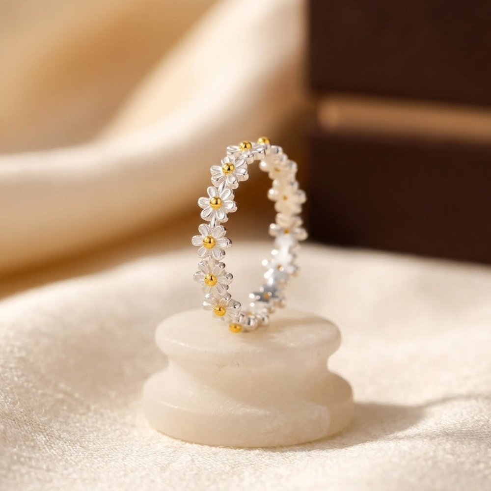 Jordana Daisy Flower Band Ring | Silver