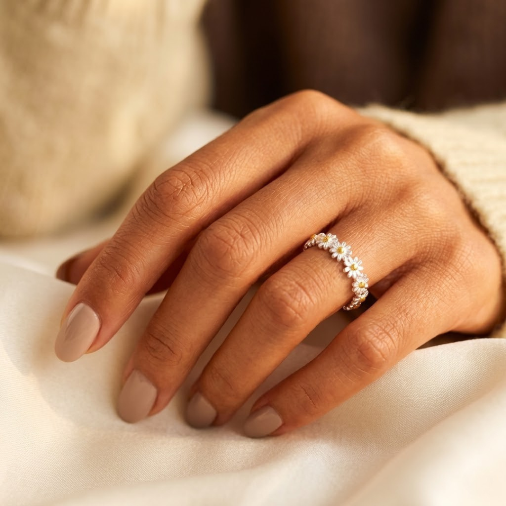 Jordana Daisy Flower Band Ring | Silver