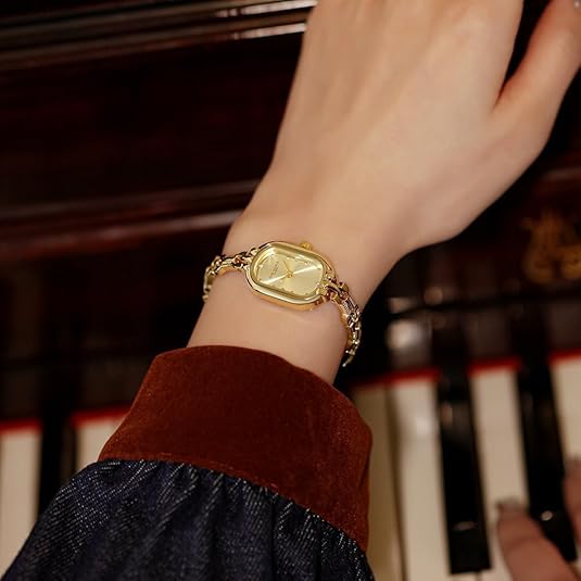 Leila Oval Link Bracelet Watch | Gold