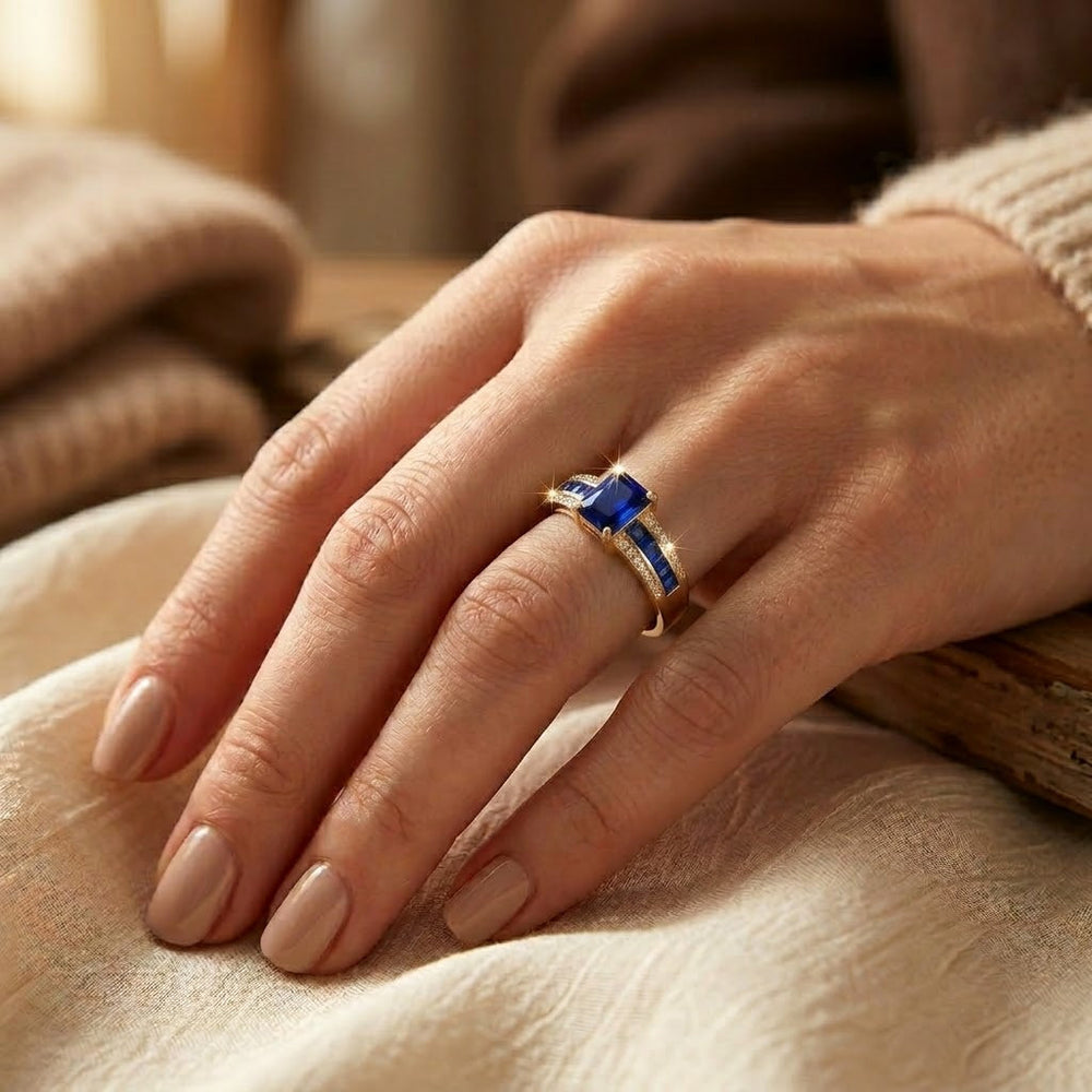 Anel Clotilde Pedra Azul Retangular | Dourado