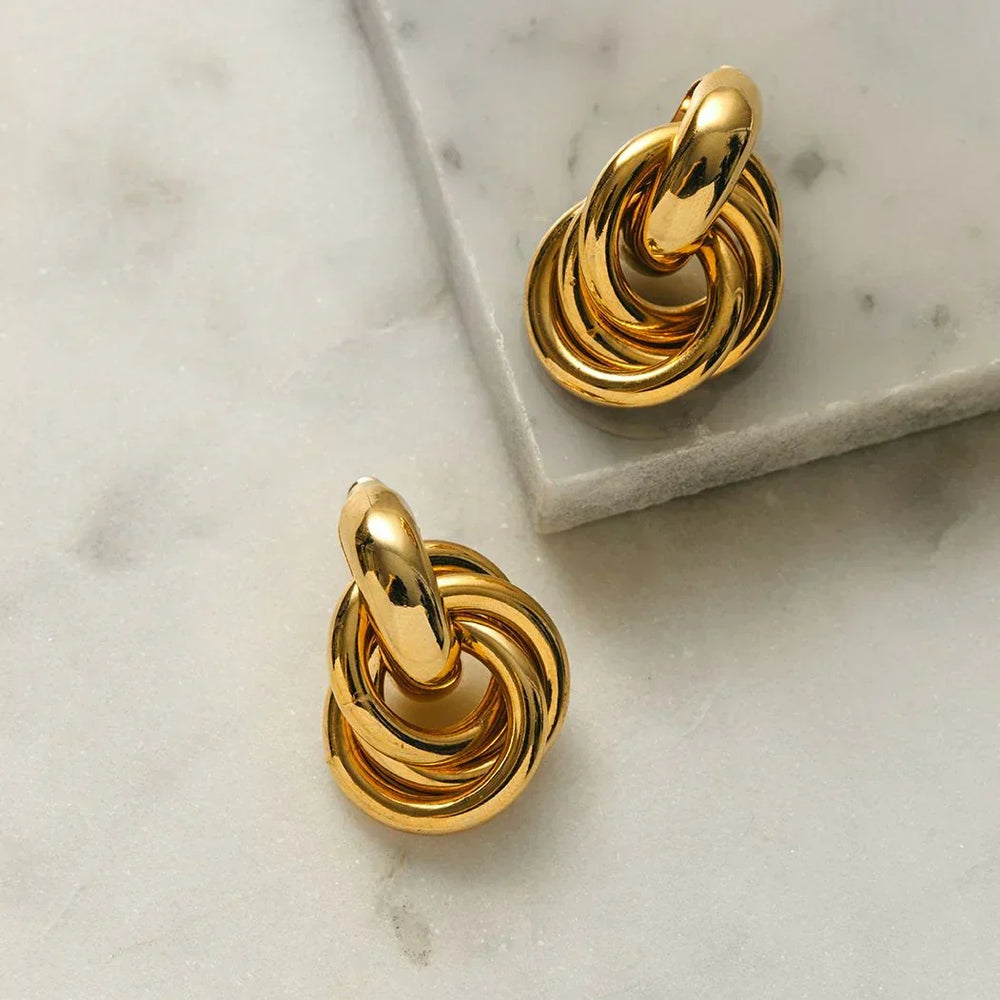 Brinco Abigail Nó Entrelaçado | Dourado