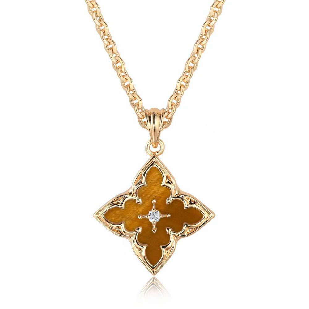 White Clover Pendant Necklace | Gold